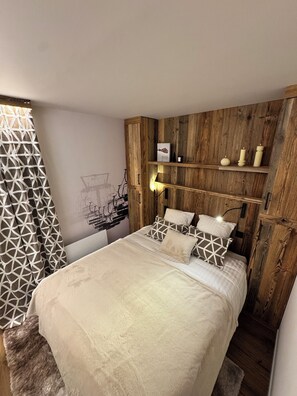 2 bedrooms, WiFi, bed sheets - Ski in ski out apartment Courchevel 1650 Moriond (Courchevel)