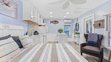 5 bedrooms, internet, bed sheets