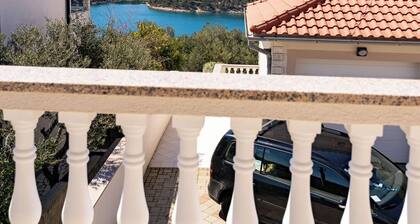 Alleinstehendes Grubelic Ferienhaus, 2 Schlafzimmern 3 Bädern, Insel Rab, Palit