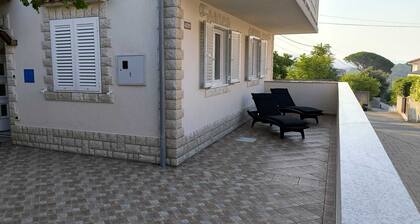 Detached holiday house Grubelic , 2 bedrooms 3 bathrooms, island of Rab, Palit