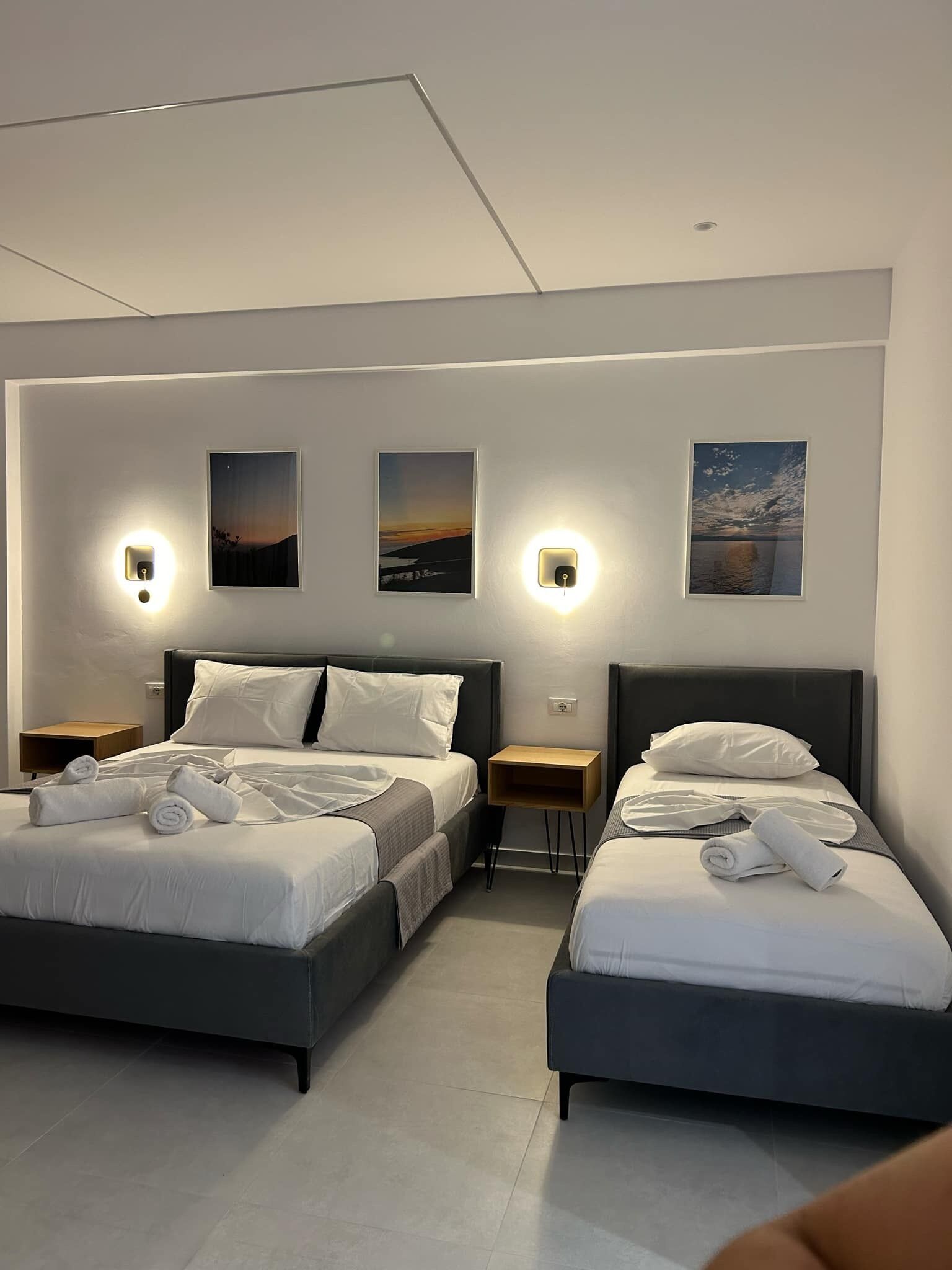 Habitación triple básica | Tabla de planchar con plancha y wifi gratis