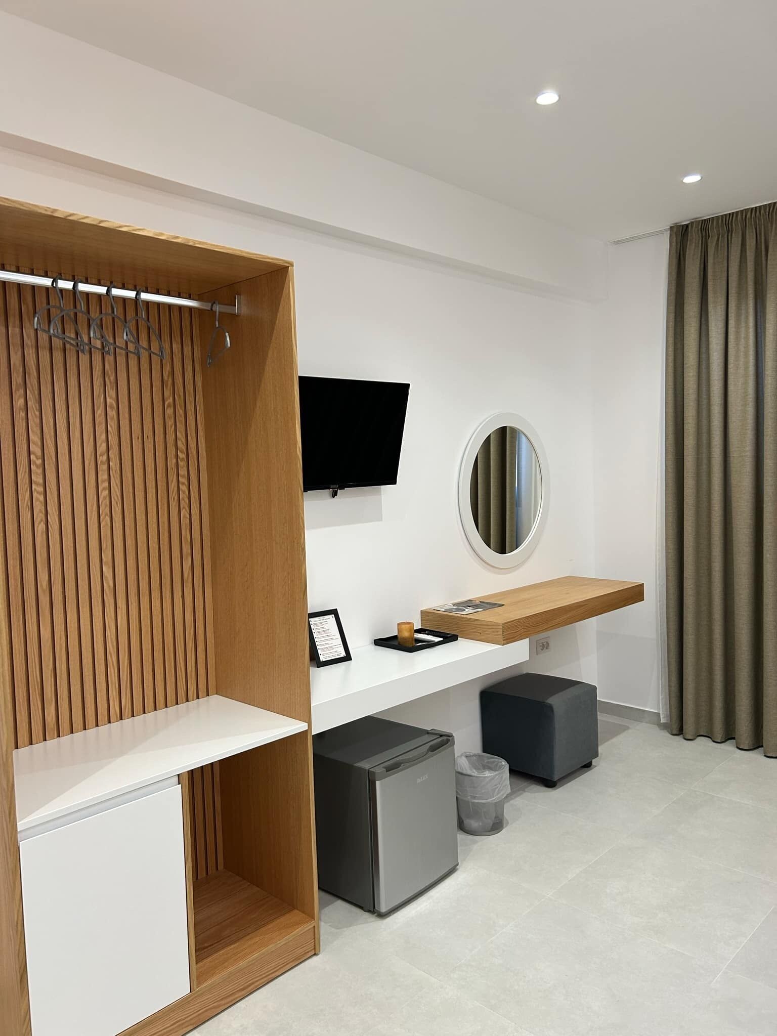 Iron/ironing board, free WiFi