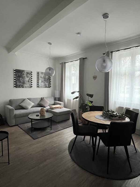 Books - Living at the Lower Castle  (Bischberg)