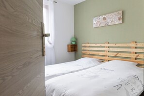 3 makuuhuonetta, silitysrauta/-lauta, Wi-Fi, vuodevaatteet