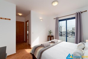 2 bedrooms, in-room safe, iron/ironing board, free WiFi