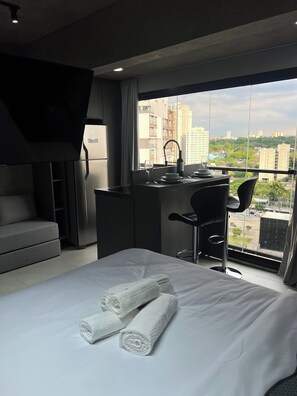 Executive Studio, City View | Iron/ironing board, free WiFi - Studio Executivo 230m do metro Brooklin (São Paulo)