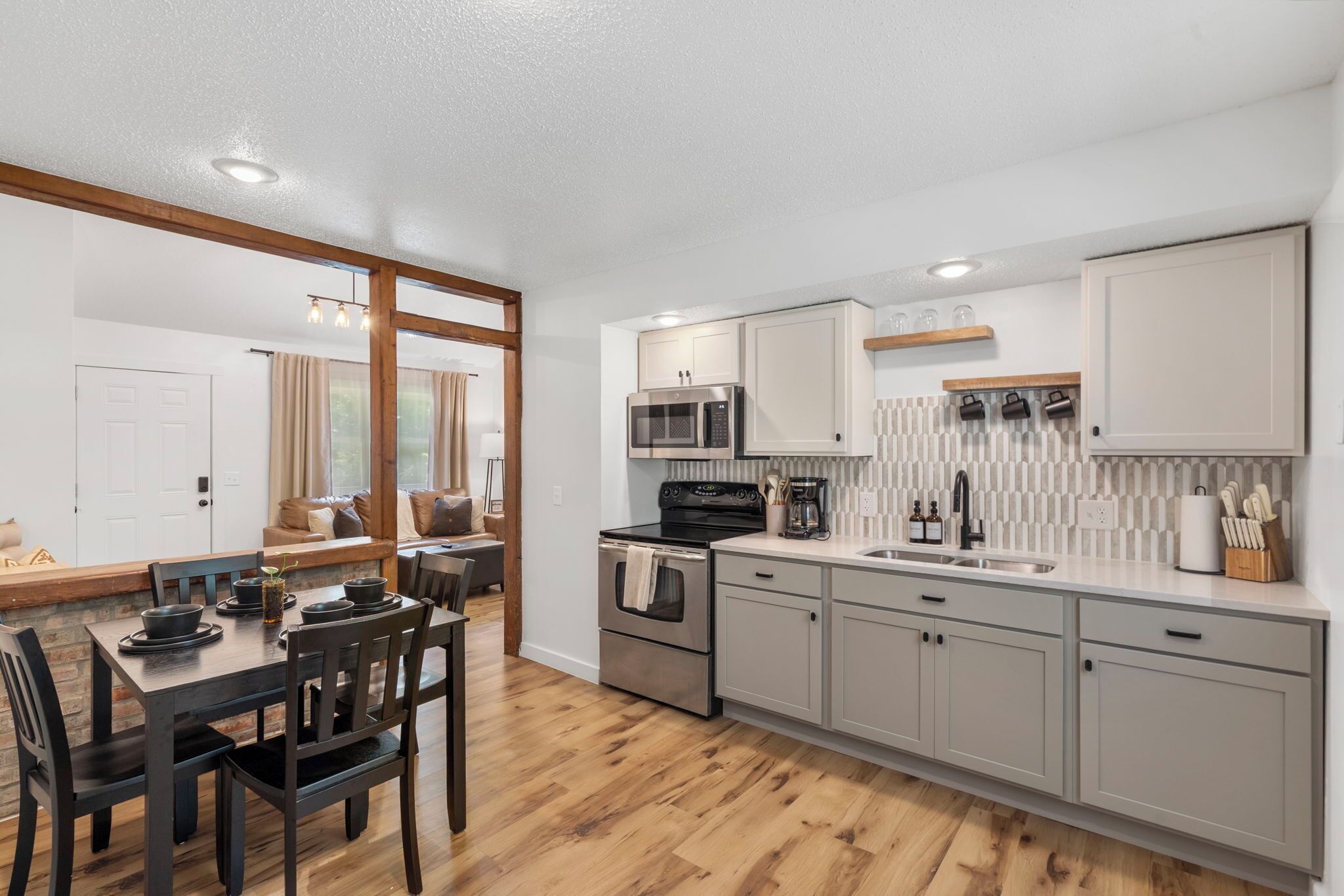 Microwave, oven, stovetop, coffee/tea maker