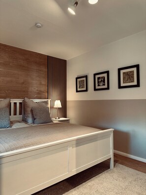 2 habitaciones, escritorio, tabla de planchar con plancha y wifi gratis