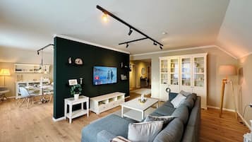 Smart TV, libros, impresora
