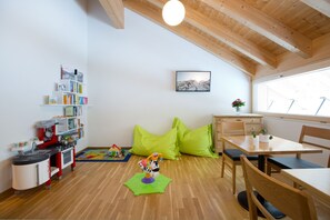 Children’s area - Cozy vacation apartment Top B in the Damüls skiing and hiking area (Oberdamüls)