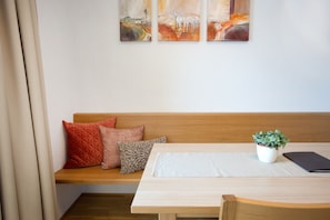 Dining - Cozy vacation apartment Top B in the Damüls skiing and hiking area (Oberdamüls)