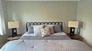 2 bedrooms, desk, iron/ironing board, travel cot
