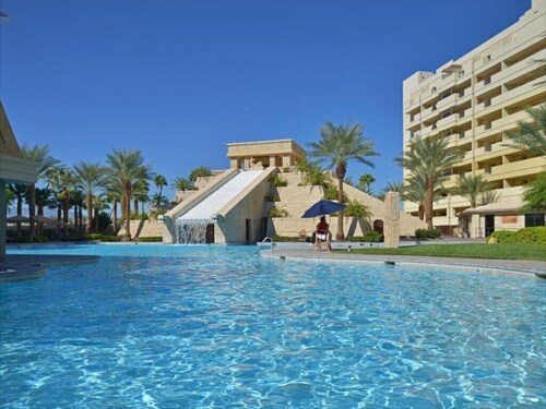 Cozy resort in vibrant Las Vegas with AC, WiFi, fitness room