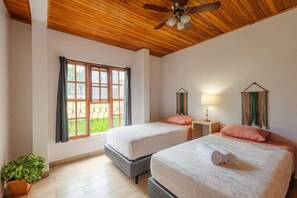 4 bedrooms, WiFi, bed sheets