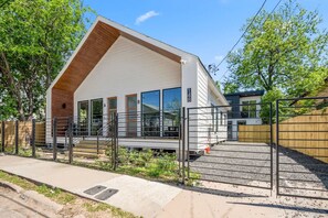 Exterior - O'Four Lofts North, Unit D (Houston)