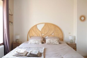 6 bedrooms, desk, iron/ironing board, travel crib - Gites - Le Gros Chêne - La Loupe (Meaucé)