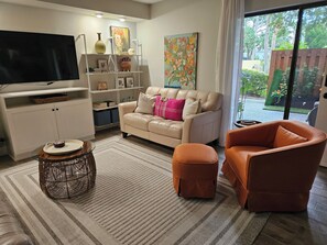Smart TV - Beachside Beauty! Remodeled 2/2.5 townhome just blocks from New Smyrna Beach. (New Smyrna Beach)
