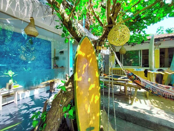 Surfing/boogie boarding - Gaia Ocean Surf Yoga (Ahangama)