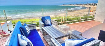 Villa Paradise Beach - 5 bedrooms - Stunning Ocean View & Pool