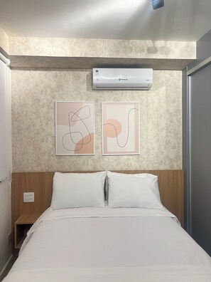 คอมฟอร์ทสตูดิโอ, ระเบียง, วิวเมือง | ผ้าม่านกันแสง, เตารีด/โต๊ะรีดผ้า, Wi-Fi ฟรี, ผ้าปูที่นอน