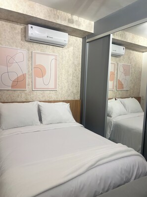 Cortinas blackout, tabla de planchar con plancha y wifi gratis