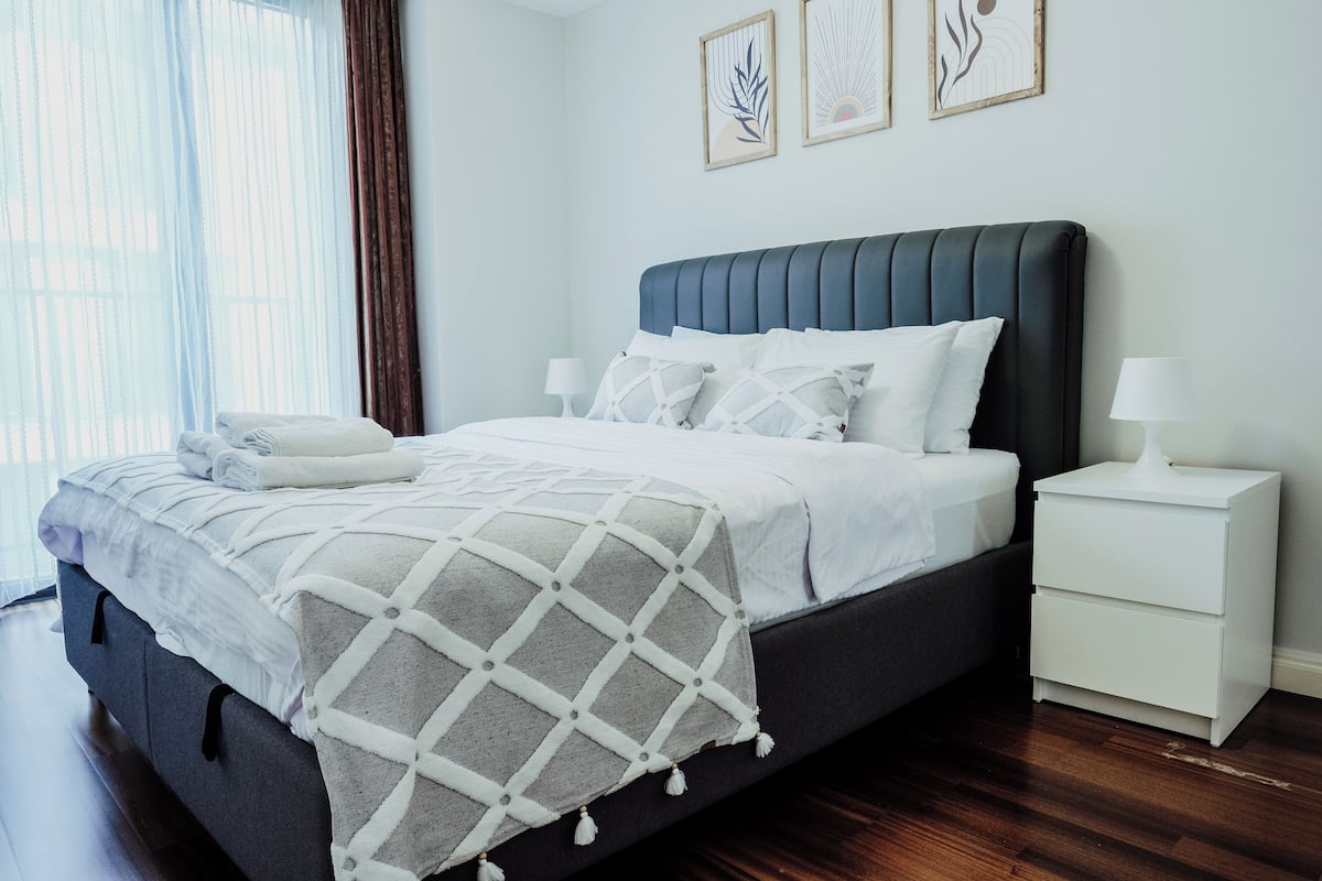 Egyptian cotton sheets, premium bedding, individually decorated