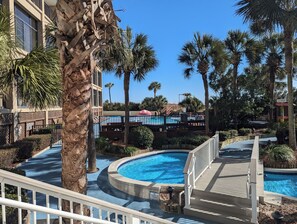 室内游泳池，室外游泳池