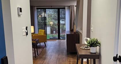 N. Columbus Townhome with 3bd, 2.5ba, Centrally Located!