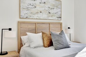 2 habitaciones, tabla de planchar con plancha y cuna de viaje 