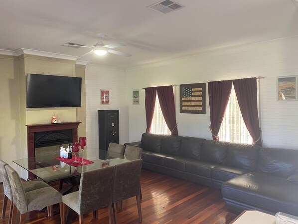 Living area - Country Getaway unwind watch the cows or enjoy local sights and wineries (Booral)