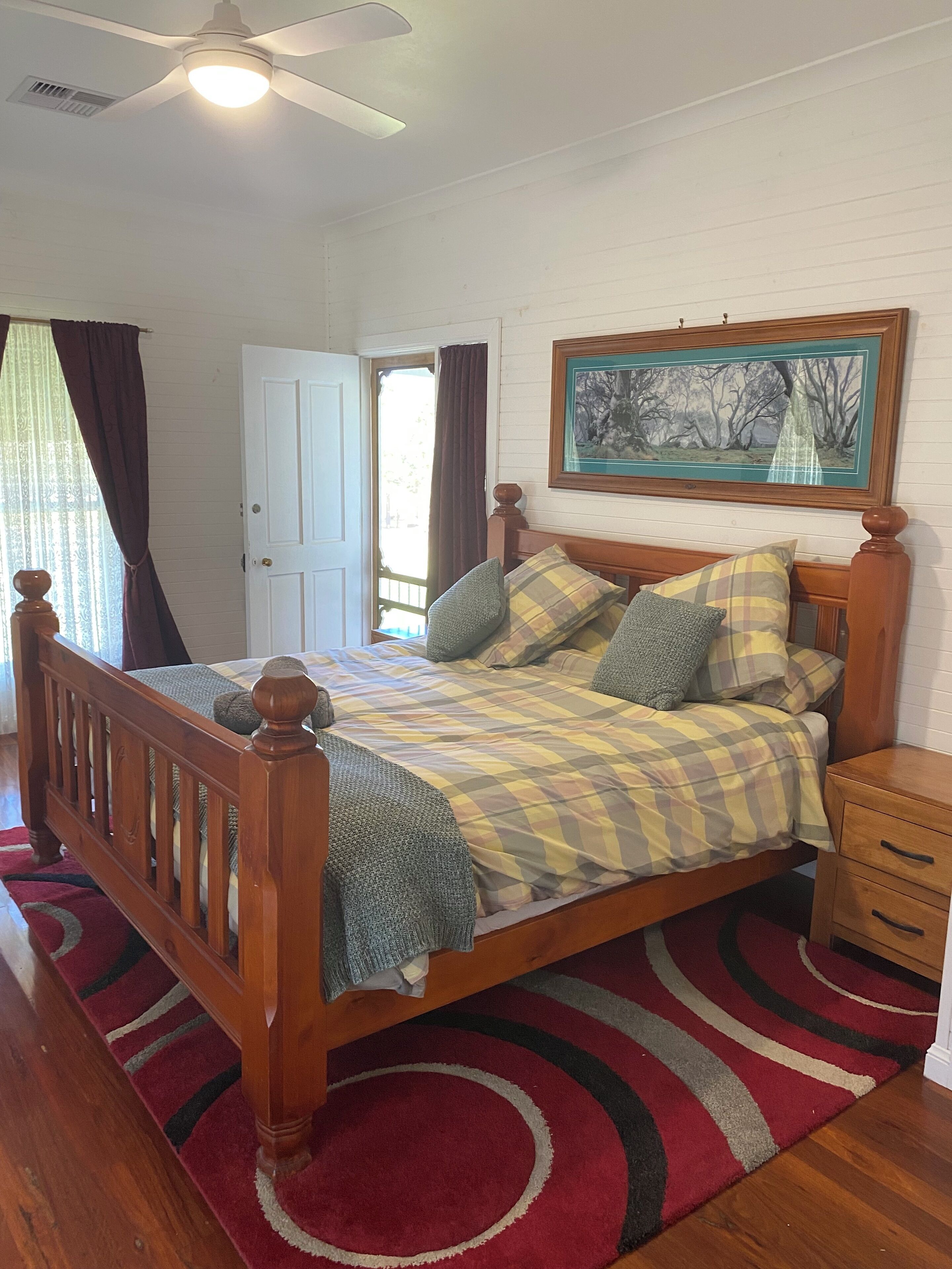 1 bedroom, bed sheets