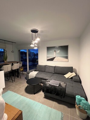 Smart-tv en een computerscherm