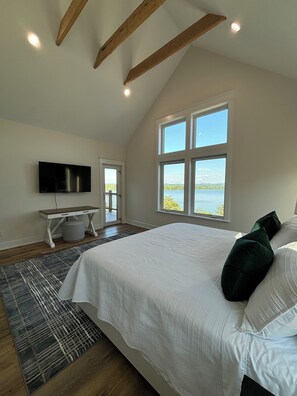 5 bedrooms, iron/ironing board, WiFi, bed sheets