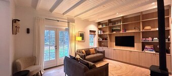 Detached vacation home in the middle of the forest