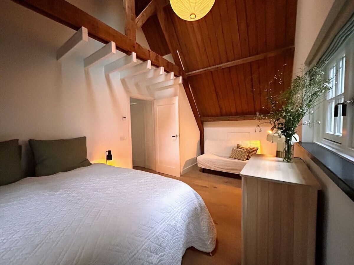 4 slaapkamers, een strijkplank/strijkijzer, beddengoed