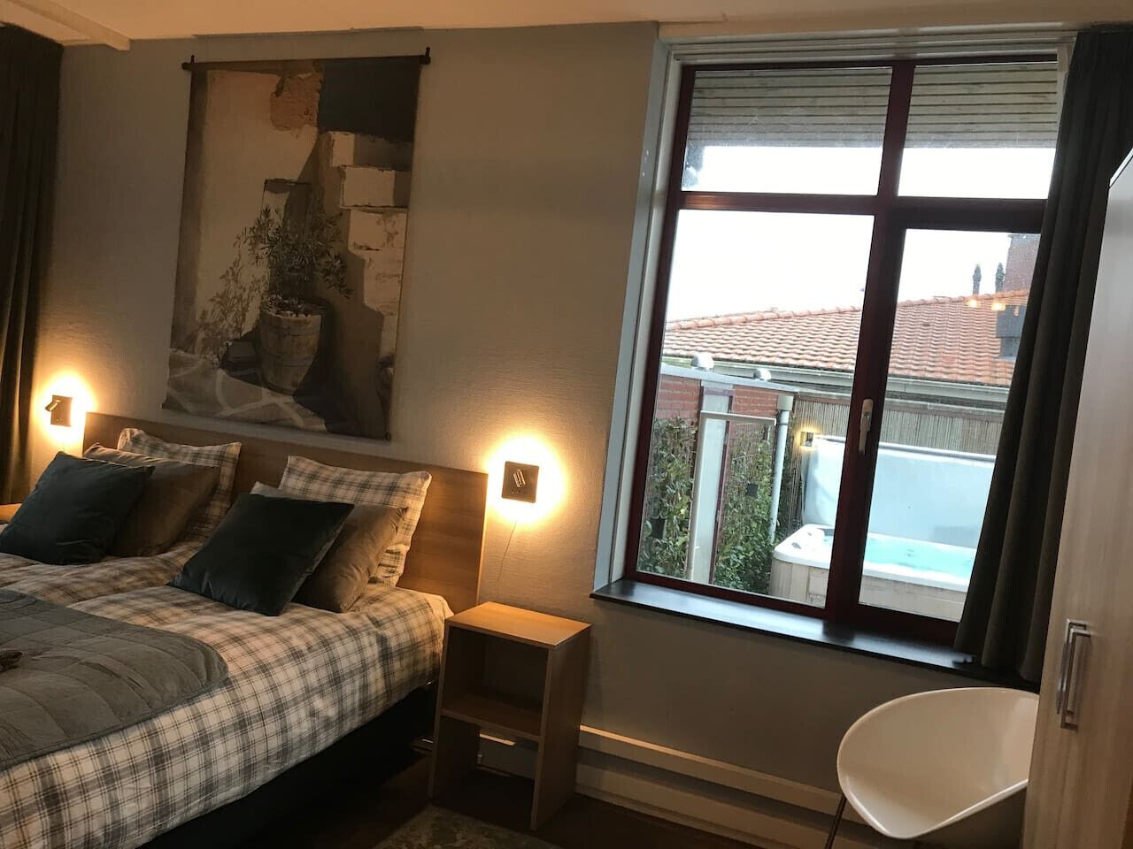 3 Schlafzimmer, Schreibtisch, Bügeleisen/Bügelbrett, WLAN