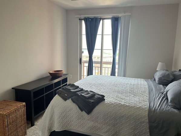 1 bedroom, desk, free WiFi, bed sheets