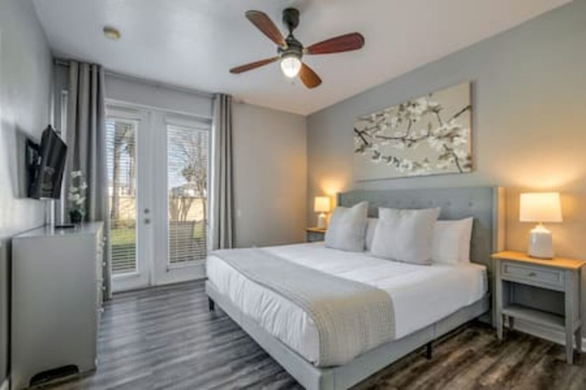 3 bedrooms, iron/ironing board, travel cot, WiFi