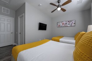 4 dormitorios, tabla de planchar con plancha, cuna de viaje y wifi