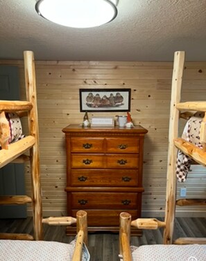 2 chambres, lit parapluie, Wi-Fi gratuit, draps fournis