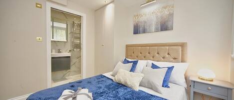 4 bedrooms, WiFi, bed sheets