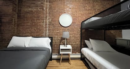 6 Beds UWS Steps from Museum/Central Park