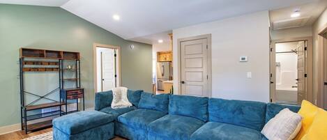 Een smart-tv en een open haard