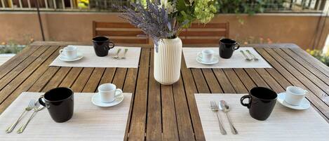 Outdoor dining