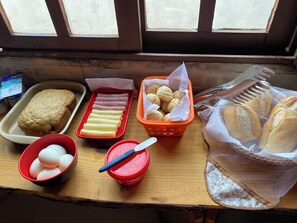 Free daily self-service breakfast  - InnFloripa  (Florianópolis)