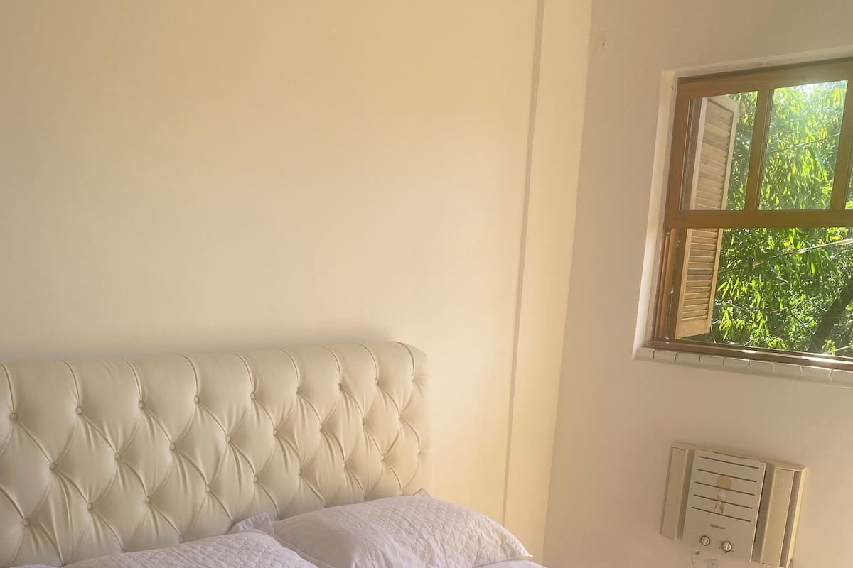 Suite Economy, vista lago | 1 camera, insonorizzazione, Wi-Fi gratuito