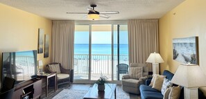 Smart-TV, fotballspill og bordtennis