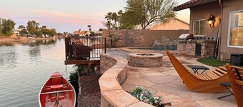 3-bedroom Lake front villa in Casa Grande. with heated pool & spa. Kayak & bikes