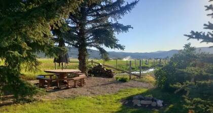 Authentic pioneer
2 bedroom ranch farmhouse in beautiful Teton Valley Idaho.