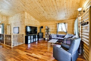 Smart-TV, Kamin, Videospiele, Tischfußball